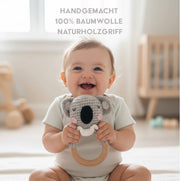 Koala Häkelrassel – Handgemachter Greifling aus Baumwolle & Naturholz