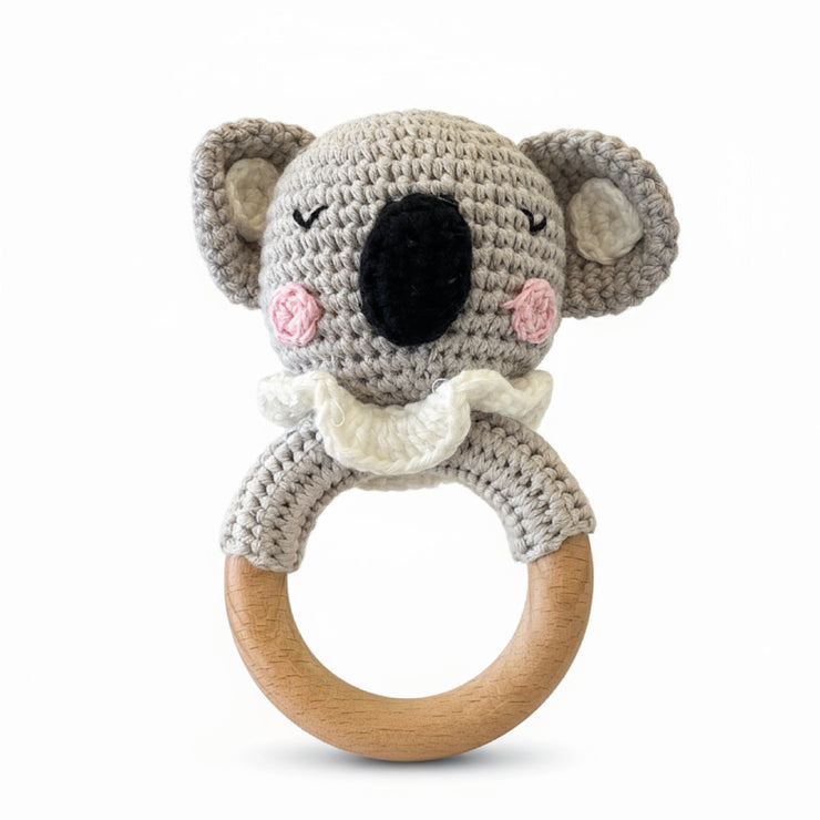 Koala Häkelrassel – Handgemachter Greifling aus Baumwolle & Naturholz
